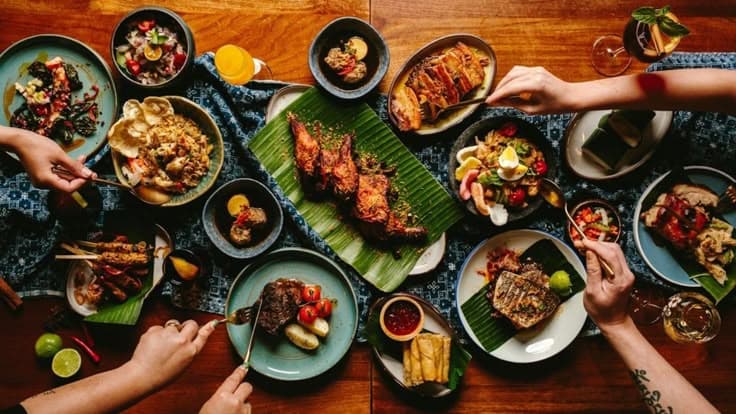 Mengapa Makanan Indonesia Lebih Dari Sekadar Rasa? Menguak Kisah di Balik Setiap Gigitan