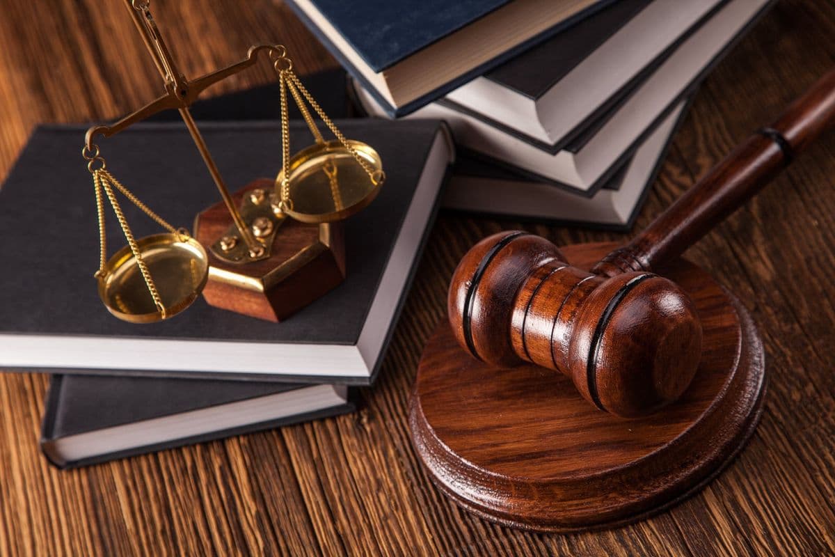 Mengapa Hukum Bukan Sekadar Teks di Buku? Membangun Kultur Hukum dalam Keseharian Kita