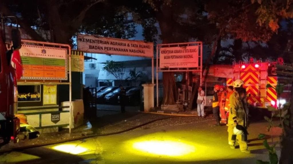 Kisah di Balik Asap: Respons Cepat Pemadam Jakarta Selamatkan Rumah di Tendean dari Bencana Besar