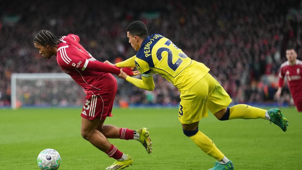 Analisis Mendalam: Mengapa Liverpool Terus Gagal Menutup Laga dengan Baik di Era Slot?