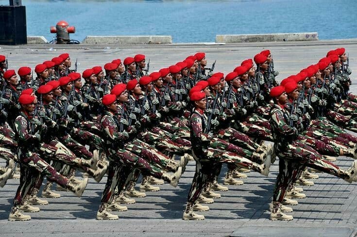 Dunia Tanpa Batas: Bagaimana Angkatan Bersenjata Bertransformasi di Tengah Arus Globalisasi?