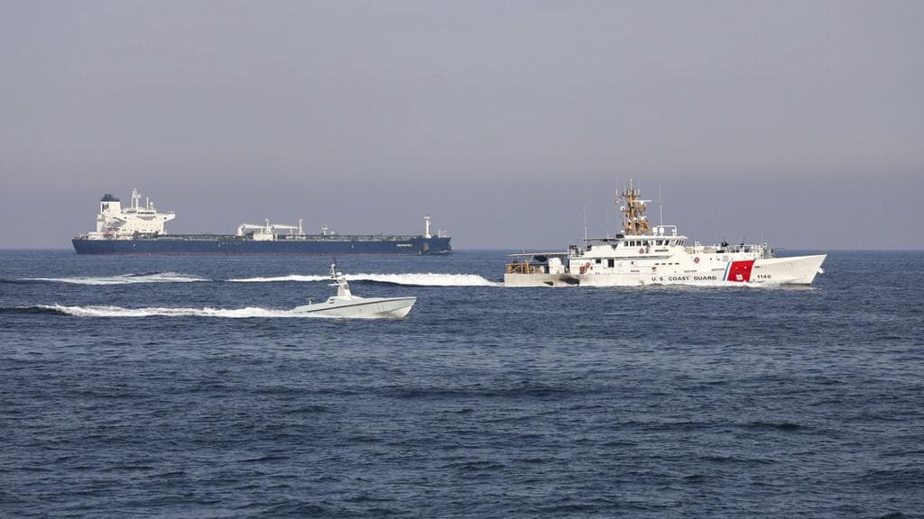 Selat Hormuz dan Tarif USD 2 Juta: Ketika Jalur Minyak Global Berubah Jadi Arena Negosiasi Politik